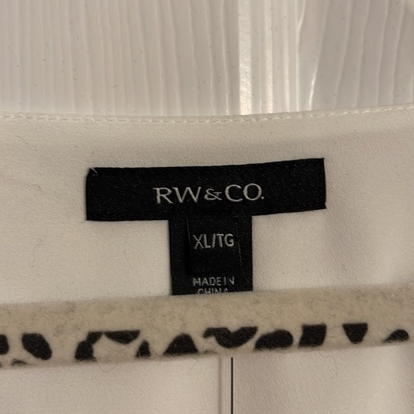 Off White Cami with Tags XL - Picture 3 of 5